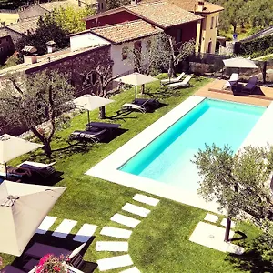 https://il-cantuccio-sul-garda-relais-di-charme.hotelinveneto.com